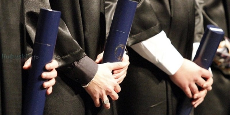 Afera “lažne diplome”: Da li su i ministri lagali da imaju završen fakultet?