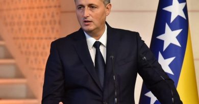 Zvanično: Denis Bećirović zajednički kandidat za člana Predsjedništva BiH