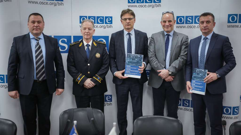 Sigurno skladištenje i rukovanje oružjem doprinosi većoj sigurnosti su smjernice Misije OSCE-a u BiH