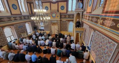 Nakon obnove prvi put bajram namaz se klanja u Behram-begovoj Šarenoj džamiji u Tuzli
