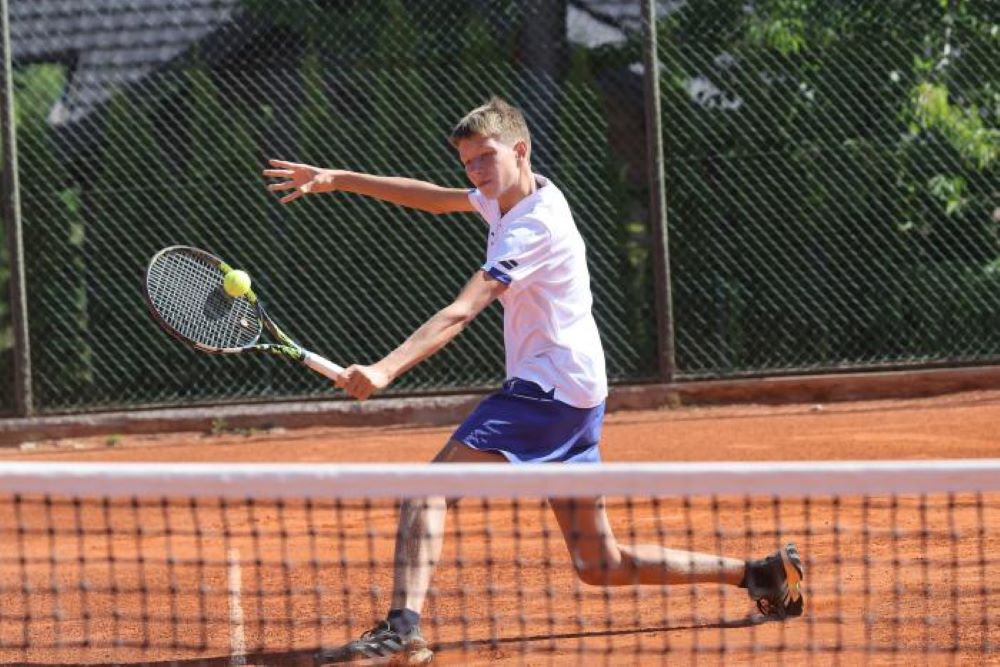 Nikola Pavljašević sportski biser iz grada soli: Juniorski repezentativac BiH u dva sporta