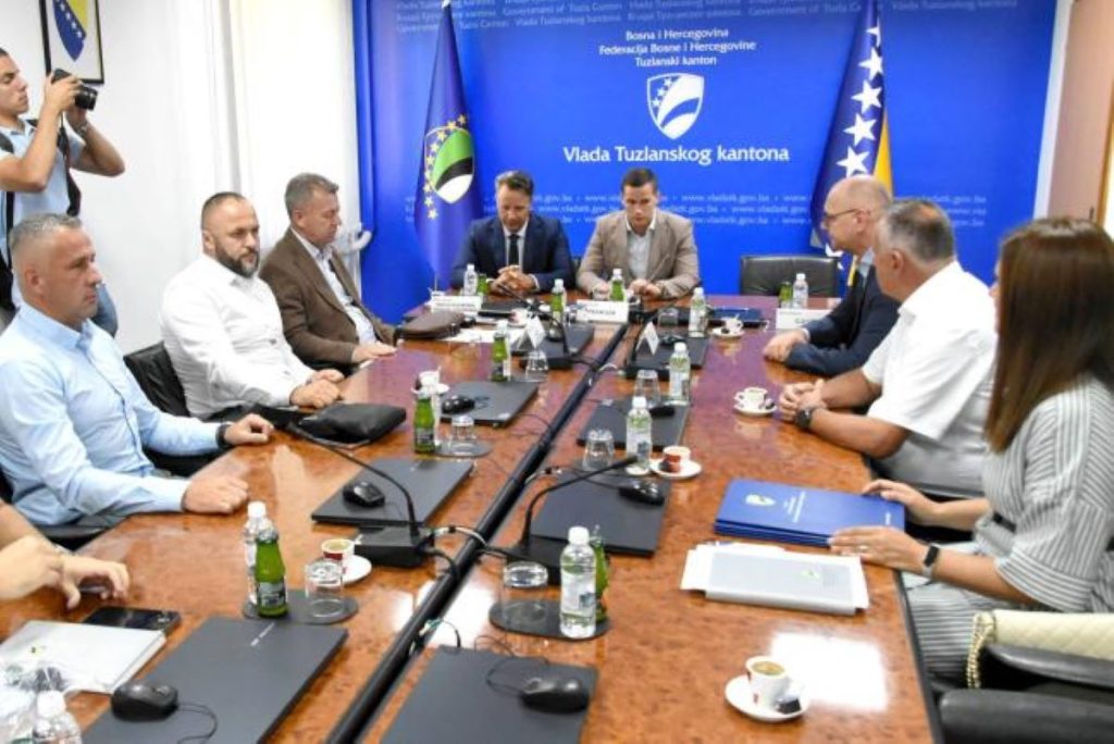 Gradačac dobija 12 novih projekata vodosnabdijevanja Gradačac dobija 12 novih projekata vodosnabdijevanja