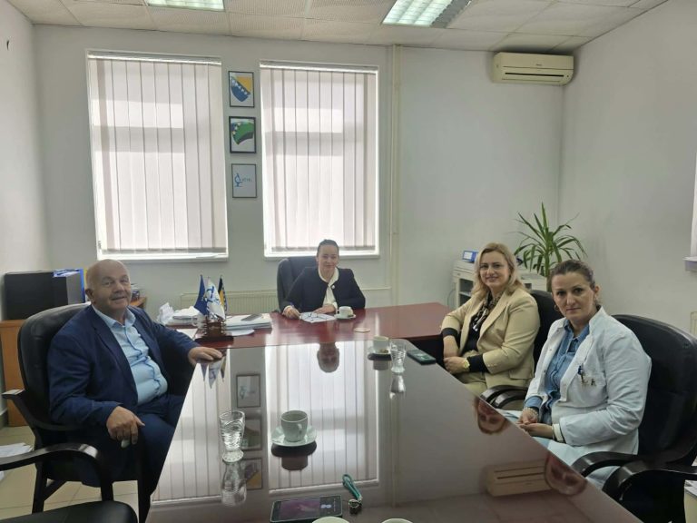 Sporazum PMF-a i Veterinarskog zavoda Tuzla otvara prostor za zajedničke projekte Sporazum PMF-a i Veterinarskog zavoda Tuzla otvara prostor za zajedničke projekte
